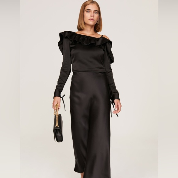 Elegant Black Off-Shoulder Ruffle Top - Picture 1 of 3